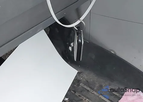 2011 Toyota Sienna Limited z USA, uszkodzony, nr VIN 5TDDK3DC0BS006933